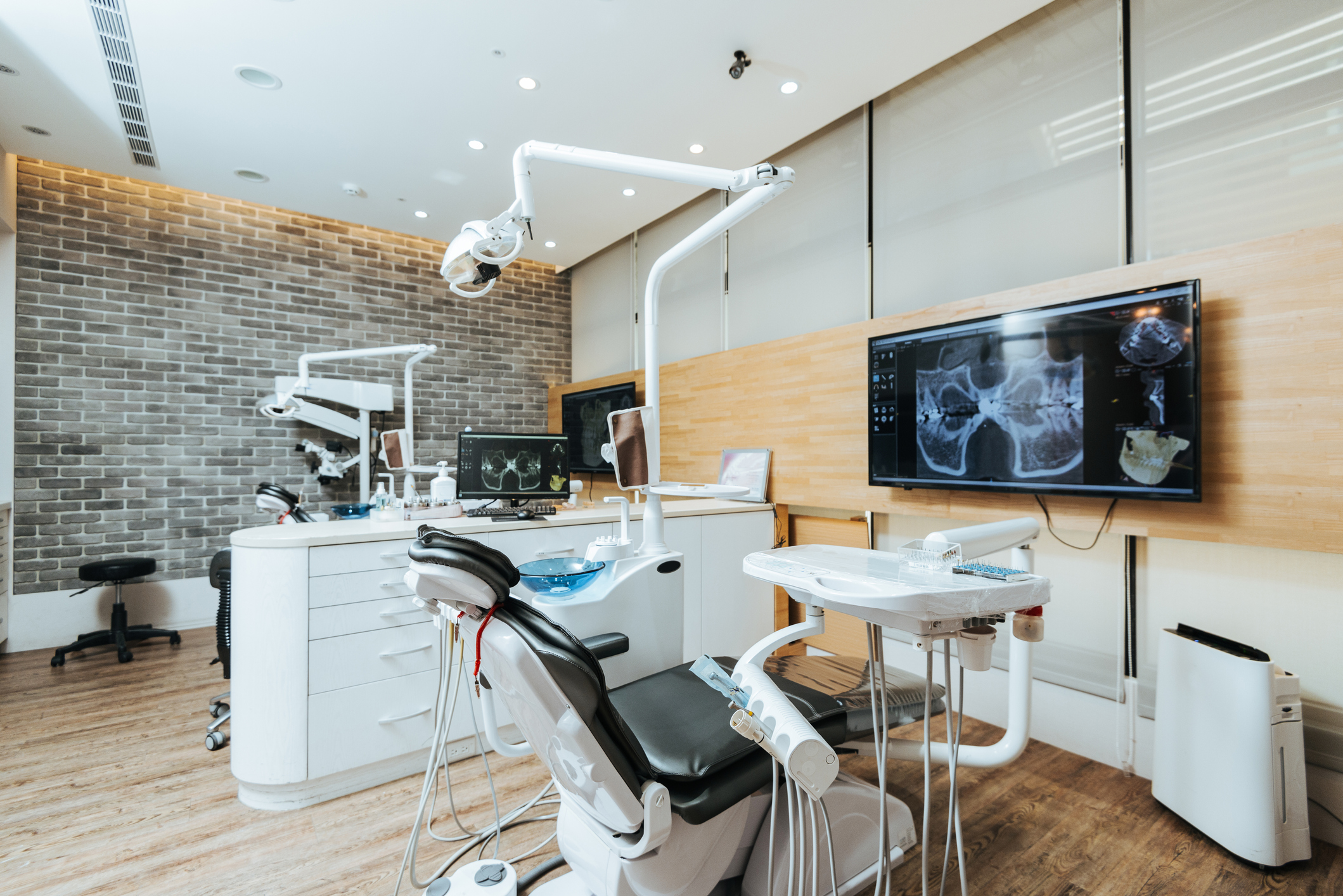 Contemporary dental treatment room